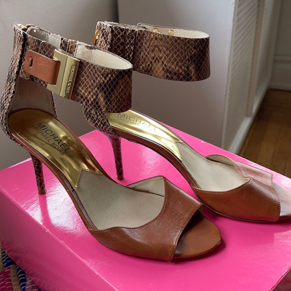 Michael Kors kitten heel
